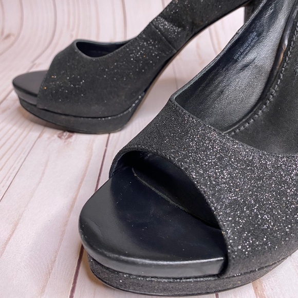 📍Vera Wang Lavender glitter peep platform heel - Picture 3 of 9